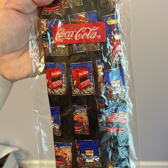 Coca Cola Vintage Made in Korea Polyester Necktie Tie Logo Fair Carnival - Picture 11 of 14